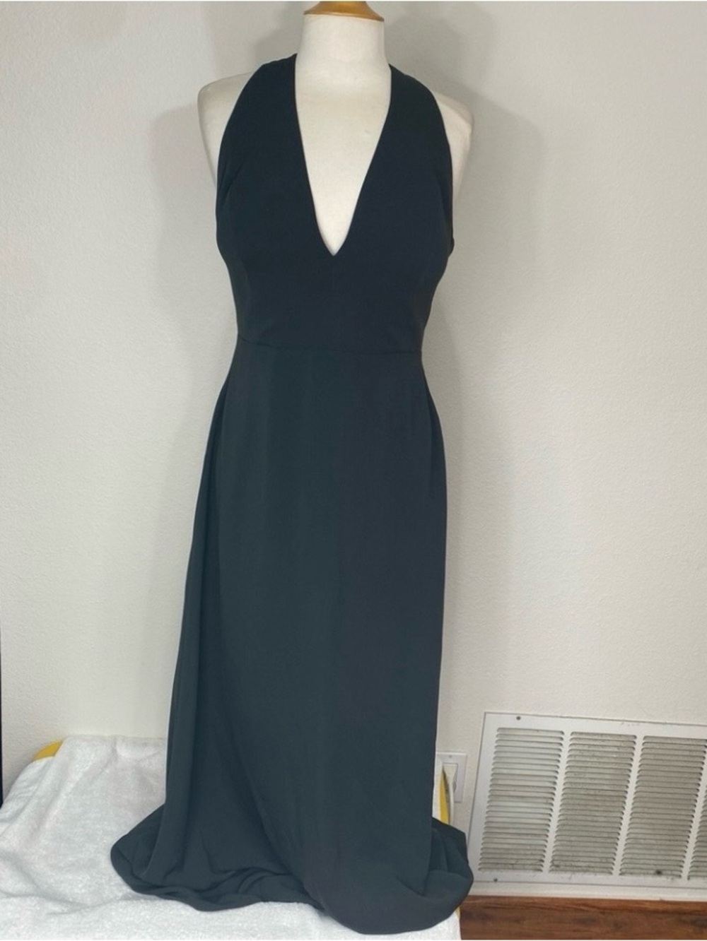 NWT Jill Stuart Womens Evergreen V Neck Halter Cutout Long Dress Size 12 Classic